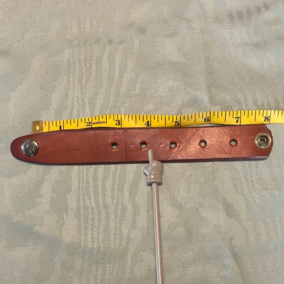 Elegant Brown Leather handmade Cuff. - Picture 7 of 7